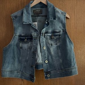 Torrid collarless cropped denim jacket size 3